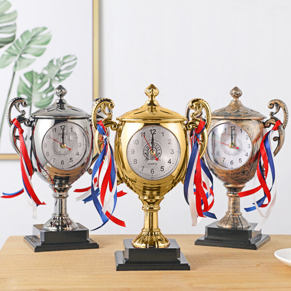 نموذج الكأس المنبه الطالب منبه على السرير بانتظام ، ويتعلم الأطفال هدايا عيد الميلاد على مدار الساعة