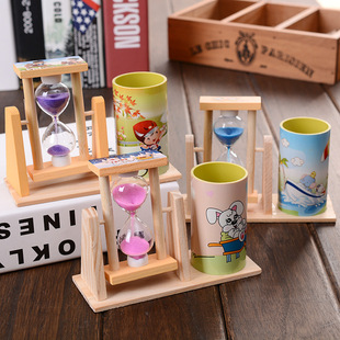 Children's Day hourglass pen holder with cartoon patterns, flowing sand wooden hourglass ornament, student festival birthday gift, small prize